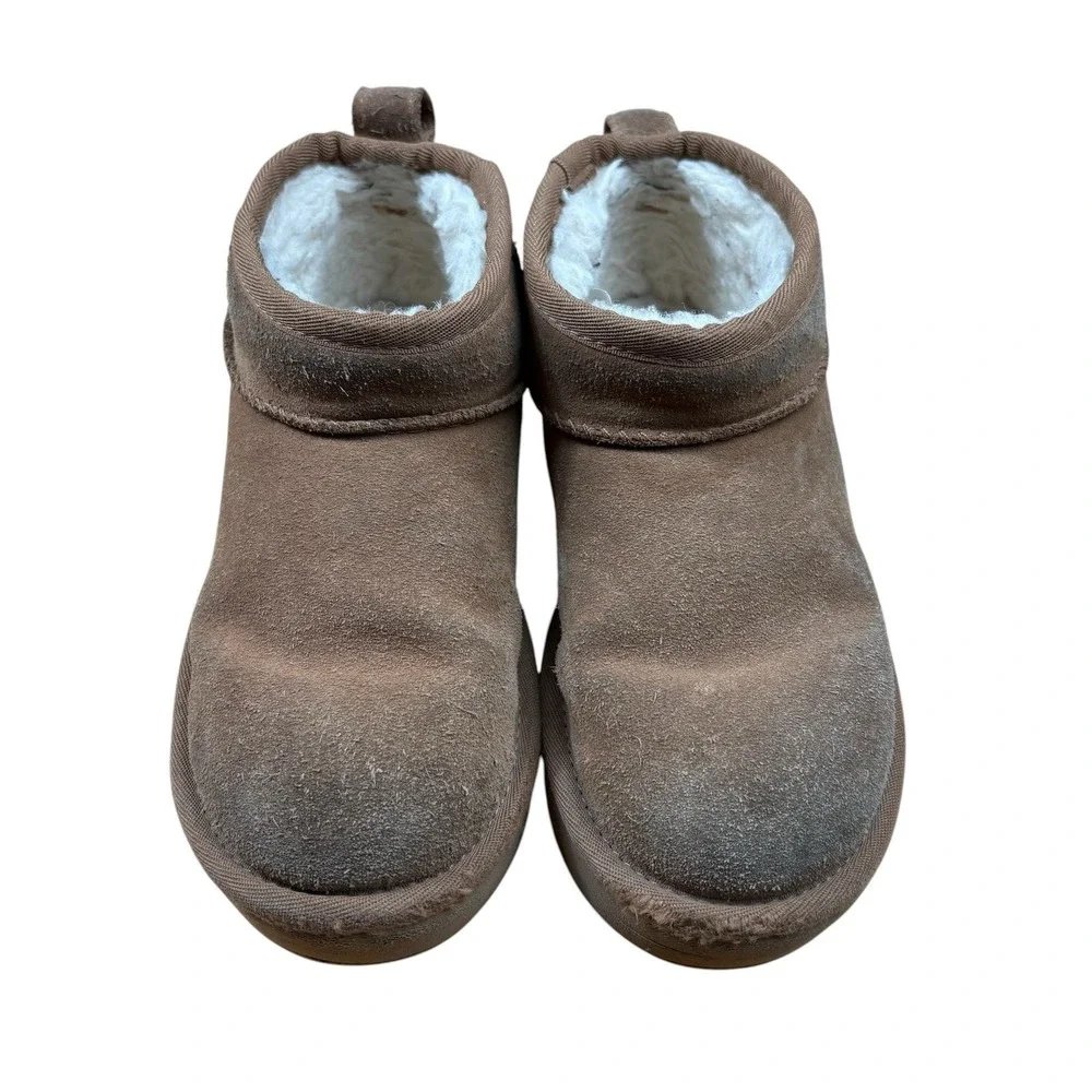 UGG Kids' Classic Ultra Mini Platform Suede Shearling Ankle Bootie Size 13